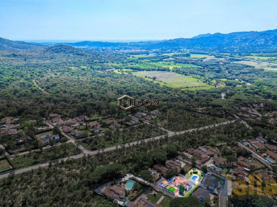 CASA EN PLANTA BAIXA AMB JARDÍ I PISCINA A BELL LLOC STA. CRISTINA D'ARO