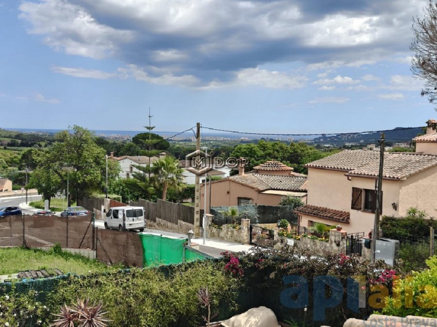CASA AMB PISCINA A MAS PERE (CALONGE)