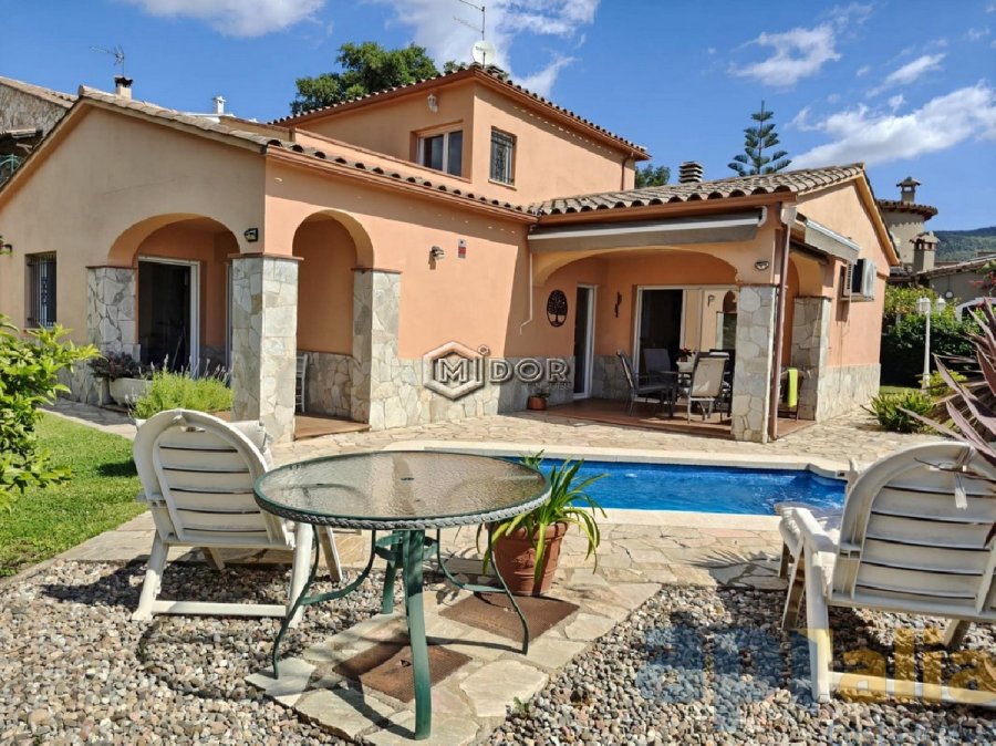 CASA AMB PISCINA A MAS PERE (CALONGE)