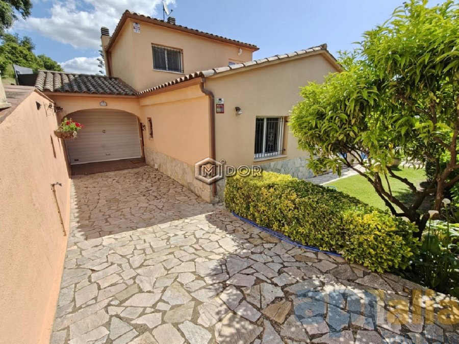 CASA AMB PISCINA A MAS PERE (CALONGE)