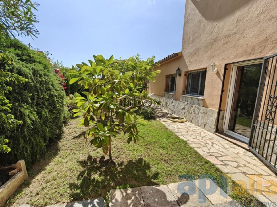 CASA AMB PISCINA A MAS PERE (CALONGE)