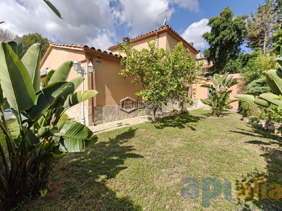 CASA AMB PISCINA A MAS PERE (CALONGE)