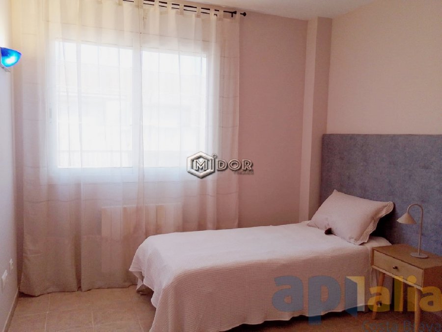 APARTAMENT AMB TERRASSA PÀRQUING I PISCINA COMUNITÀRIA