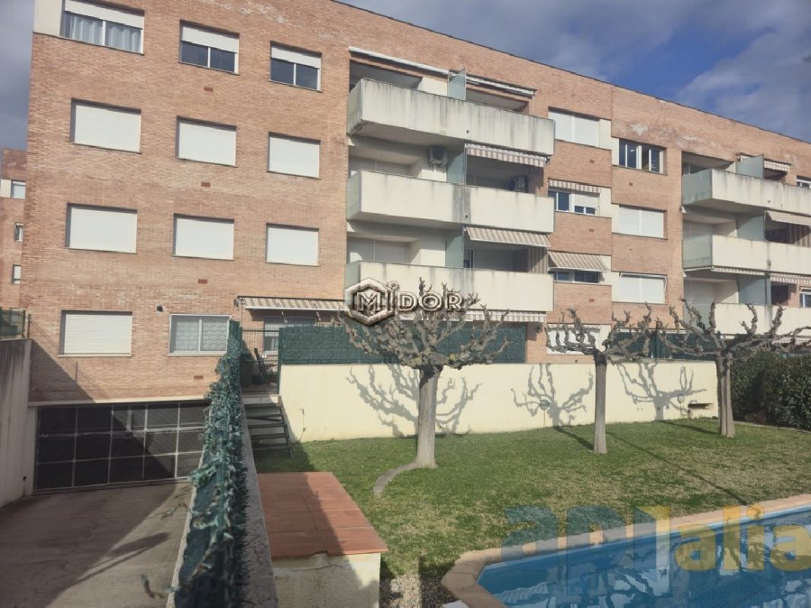 APARTAMENT AMB TERRASSA PÀRQUING I PISCINA COMUNITÀRIA