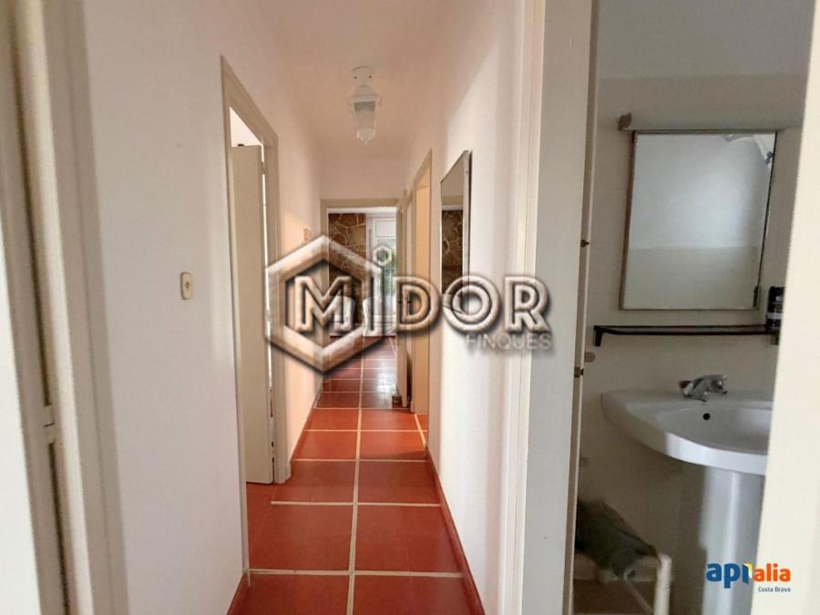 HOUSE WITH PRIVATE GARDEN AND 2 INDEPENDENT HOMES, SECOND LINE FROM THE SEA IN PLATJA D’ARO