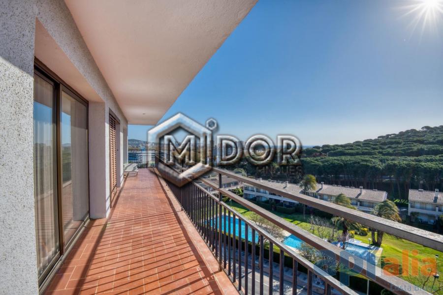 APARTAMENTO CON TERRAZA Y VISTAS (ZONA PORT D'ARO - PLATJA D'ARO)
