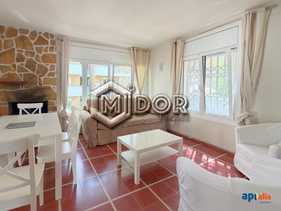 HOUSE WITH PRIVATE GARDEN AND 2 INDEPENDENT HOMES, SECOND LINE FROM THE SEA IN PLATJA D’ARO