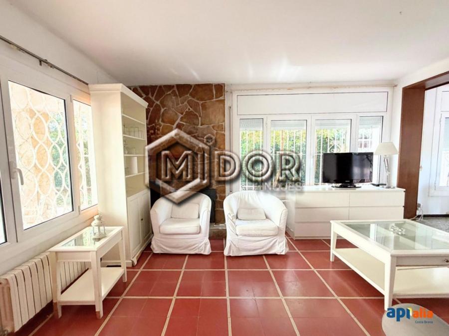 HOUSE WITH PRIVATE GARDEN AND 2 INDEPENDENT HOMES, SECOND LINE FROM THE SEA IN PLATJA D’ARO