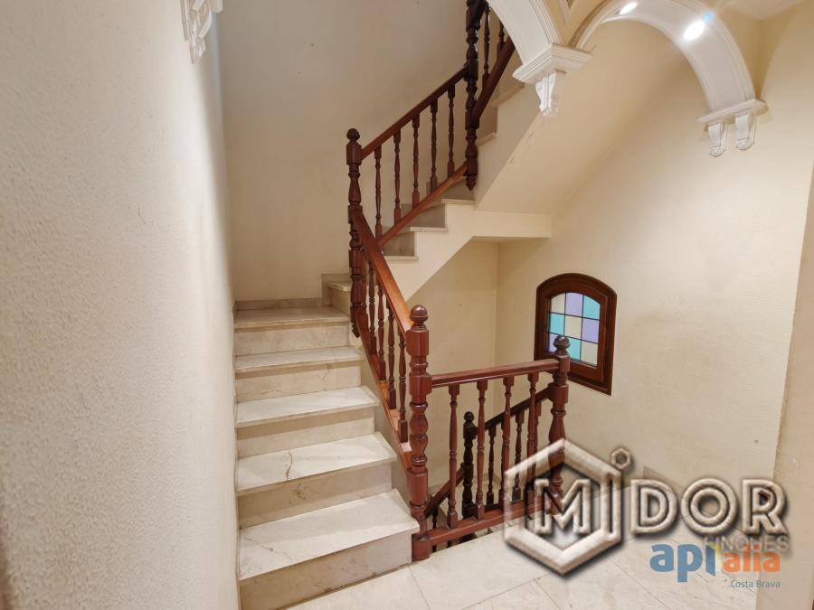 CASA A REFORMAR EN CALONGE