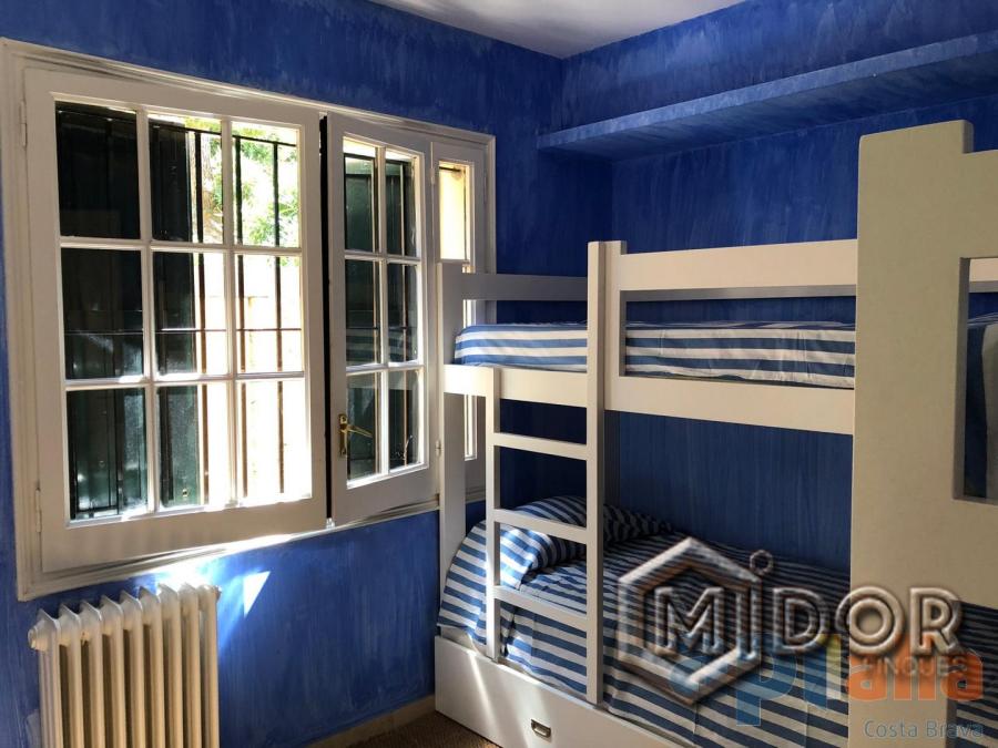 MAISON AVEC VUE SUR LA MER ET JARDIN À LLAFRANC (LICENCE TOURISTIQUE)