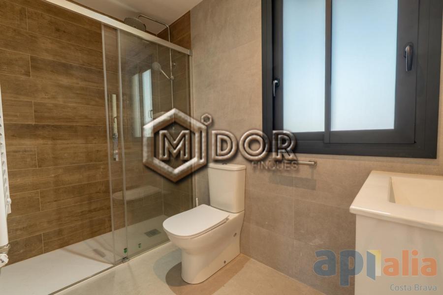MODERN VILLA WITH PRIVATE POOL, GARAGE AND GARDEN IN CAN SOLÀ GROS II