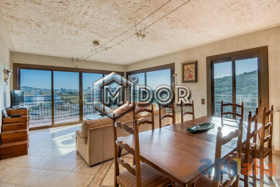 APARTAMENTO CON TERRAZA Y VISTAS (ZONA PORT D'ARO - PLATJA D'ARO)