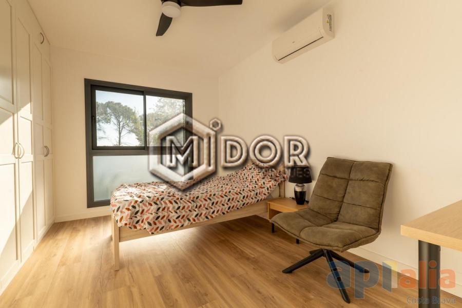 MODERN VILLA WITH PRIVATE POOL, GARAGE AND GARDEN IN CAN SOLÀ GROS II