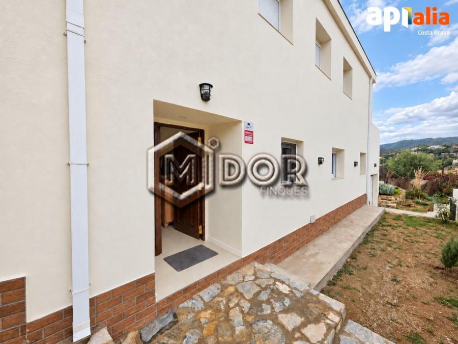 CASA DE NOVA CONSTRUCCIÓ AMB JARDÍ A (Mas Pere) CALONGE