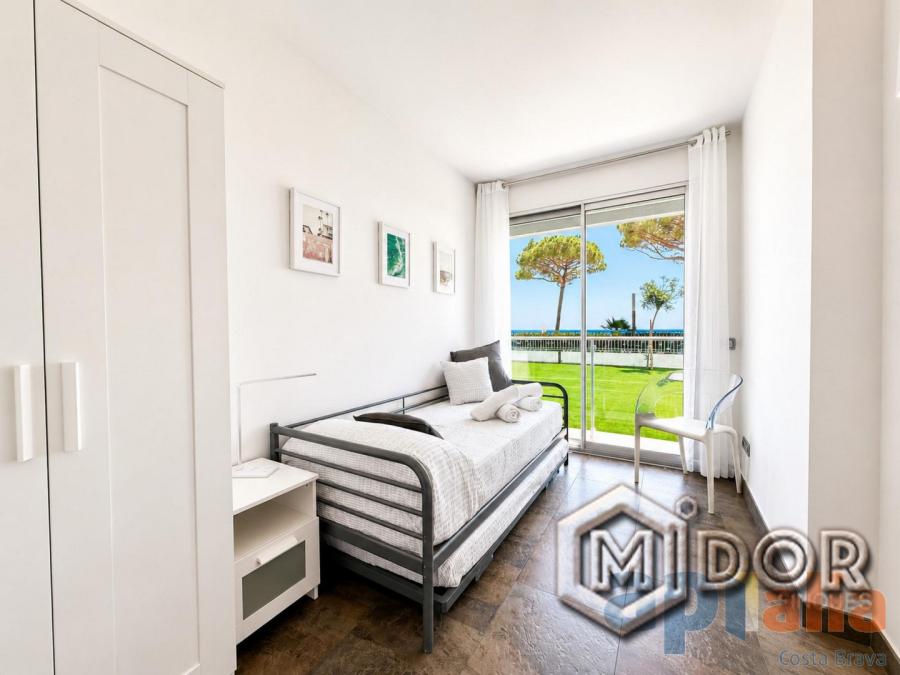 BEACHFRONT APARTMENT WITH TORURIST LICENSE