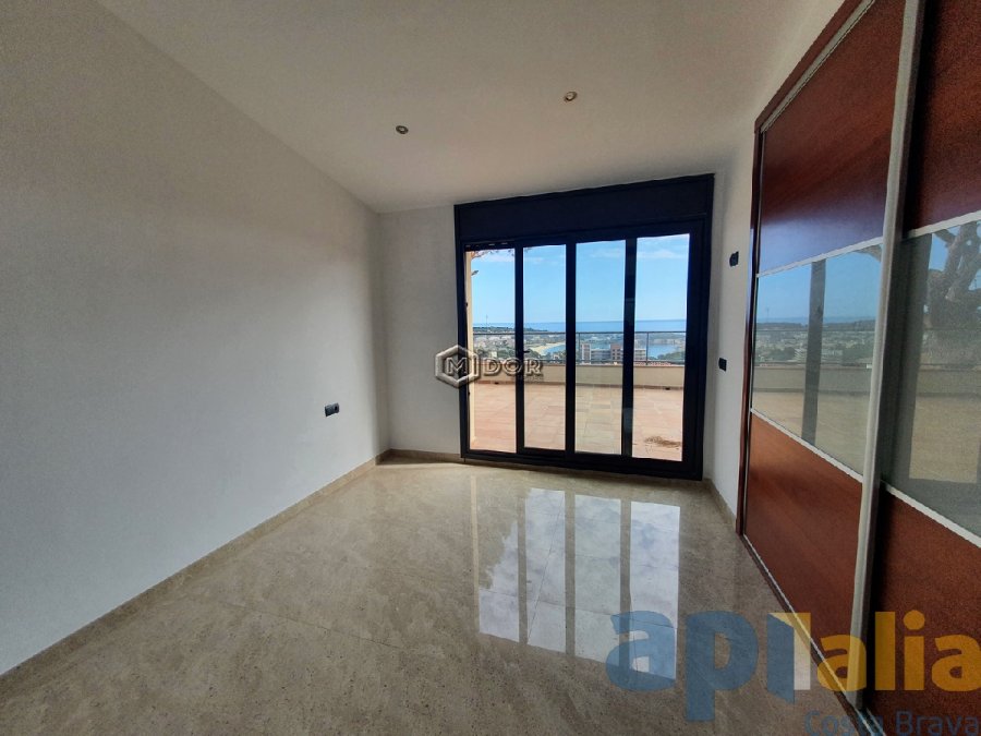 Exclusiva casa d'obra nova a S'Agaró (Costa Brava), a menys d'1km de la platja de Sant Pol i amb vistes a mar.