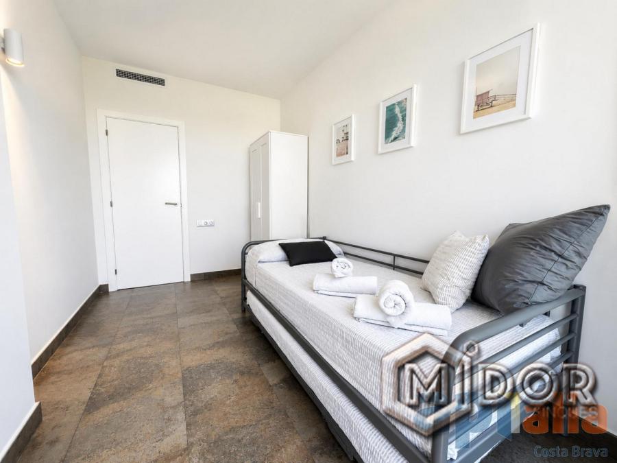 BEACHFRONT APARTMENT WITH TORURIST LICENSE