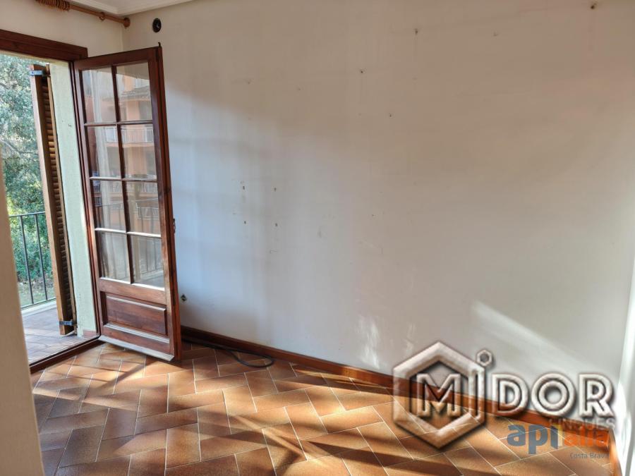 CASA A REFORMAR EN CALONGE