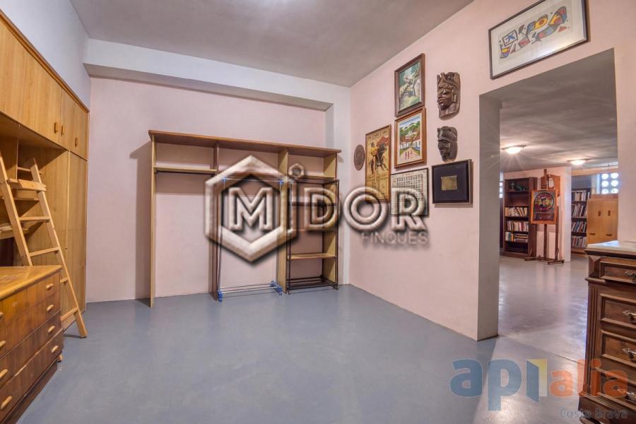 TOWNHOUSE WITH PRIVATE GARDEN IN S’AGARÓ