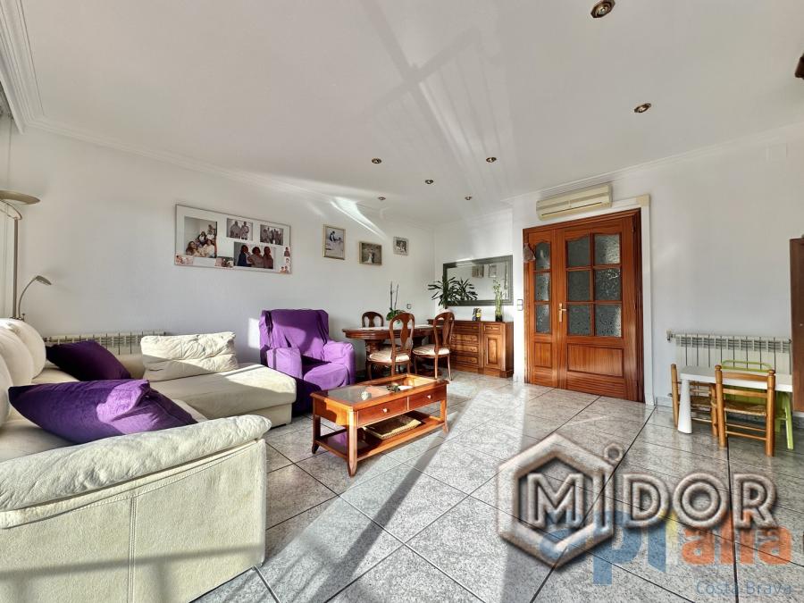 TOWNHOUSE IN THE HEART OF CASTELL-D'ARO