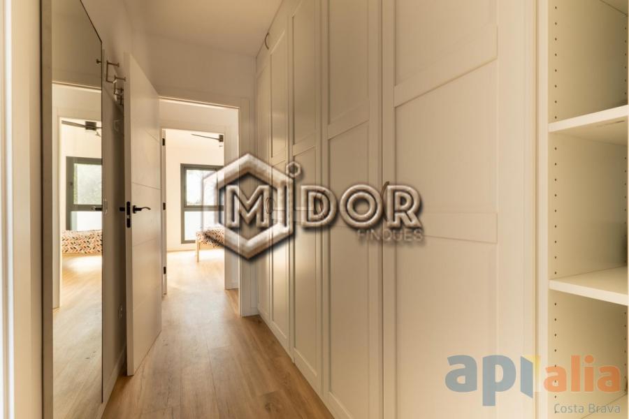 MODERN VILLA WITH PRIVATE POOL, GARAGE AND GARDEN IN CAN SOLÀ GROS II
