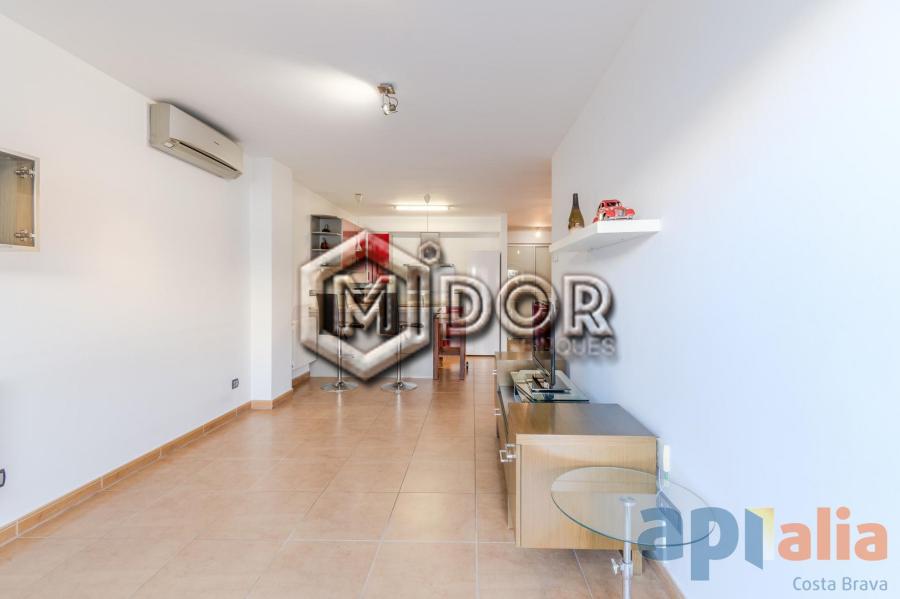 APARTMENT WITH TERRACE IN CASSA DE LA SELVA