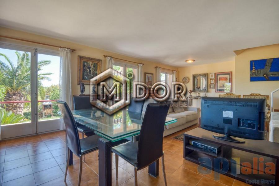 TOWNHOUSE WITH PRIVATE GARDEN IN S’AGARÓ