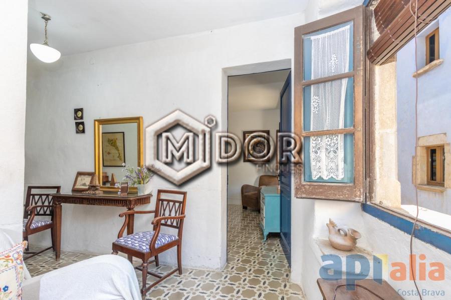 HISTORIC HOUSE IN THE HEART OF BEGUR