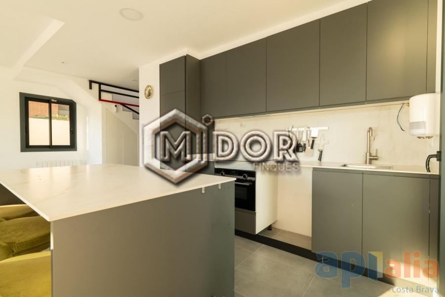 MODERN VILLA WITH PRIVATE POOL, GARAGE AND GARDEN IN CAN SOLÀ GROS II