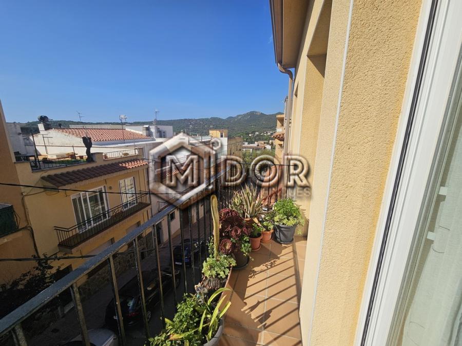 AMPLI I LLUMINÓS APARTAMENT A SANT FELIU DE GUÍXOLS (ZONA ESCLAT)