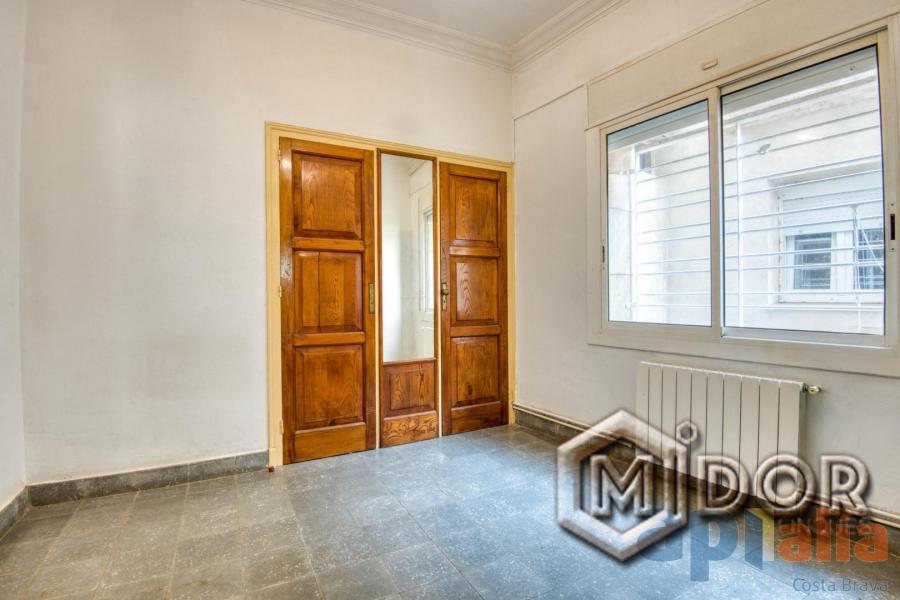 APARTAMENT PER REFORMAR A 170m DE LA PLATJA