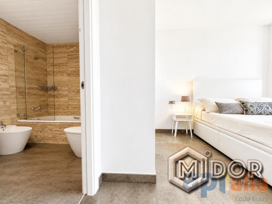 BEACHFRONT APARTMENT WITH TORURIST LICENSE