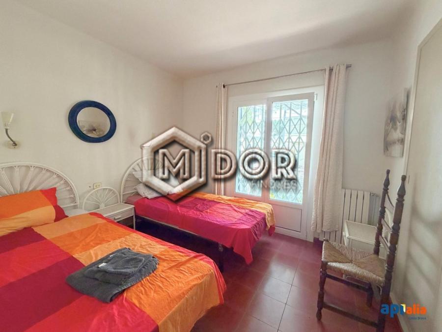 HOUSE WITH PRIVATE GARDEN AND 2 INDEPENDENT HOMES, SECOND LINE FROM THE SEA IN PLATJA D’ARO