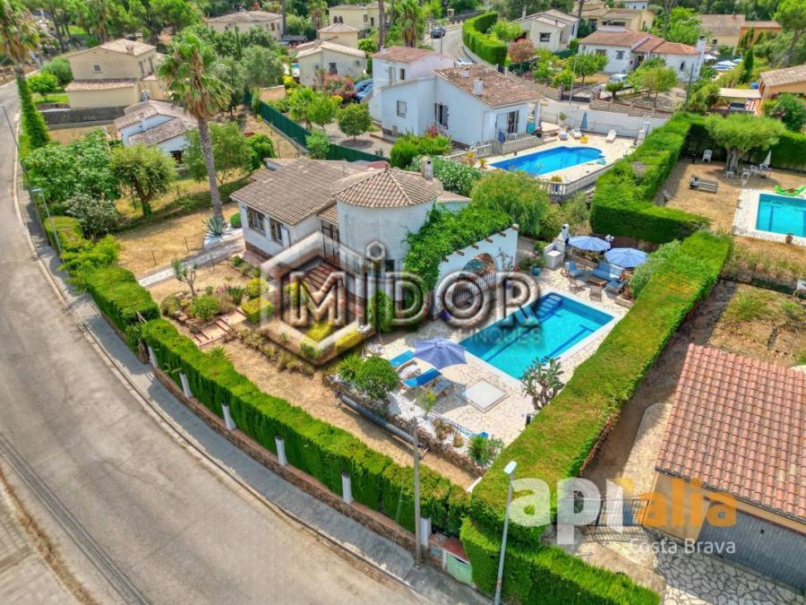 CASA REFORMADA AMB PISCINA I LLICÈNCIA TURÍSTICA
