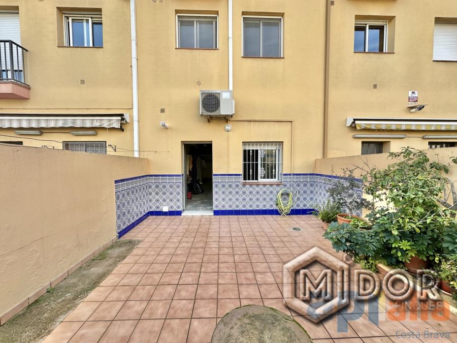 TOWNHOUSE IN THE HEART OF CASTELL-D'ARO