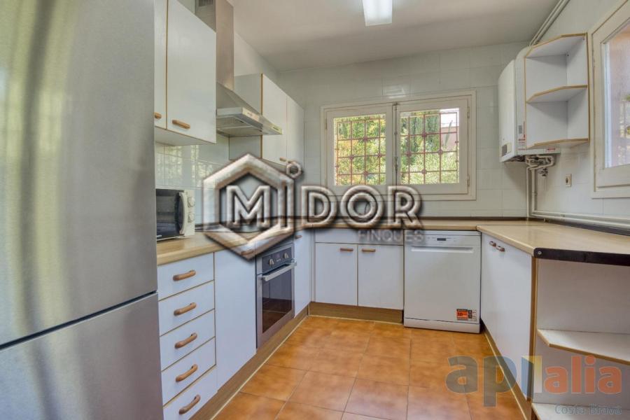 TOWNHOUSE WITH PRIVATE GARDEN IN S’AGARÓ