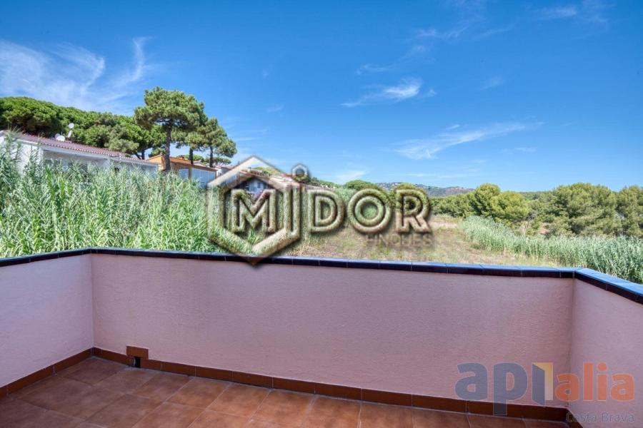 TOWNHOUSE WITH PRIVATE GARDEN IN S’AGARÓ