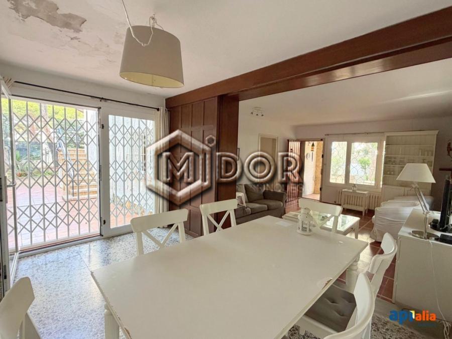HOUSE WITH PRIVATE GARDEN AND 2 INDEPENDENT HOMES, SECOND LINE FROM THE SEA IN PLATJA D’ARO