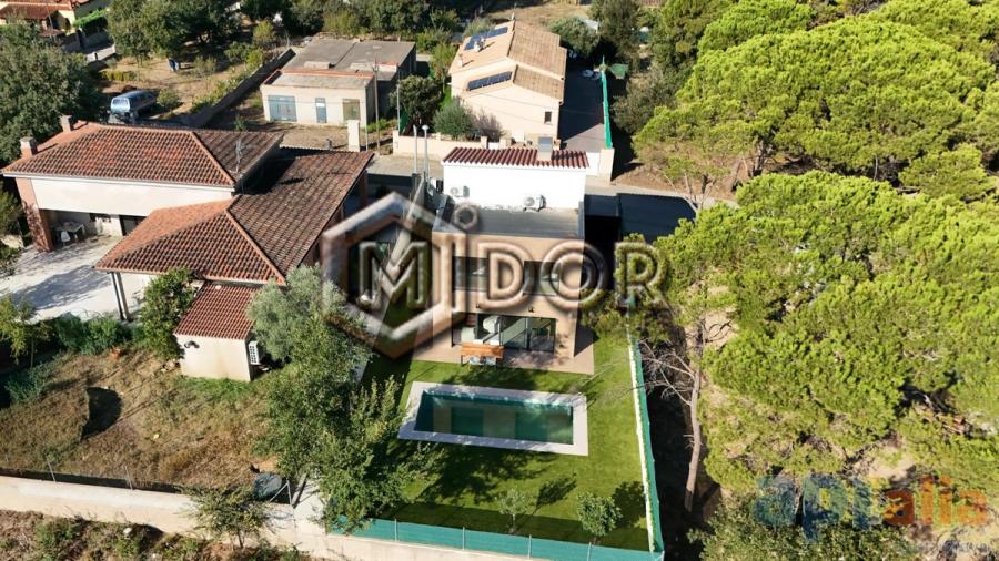 MODERN VILLA WITH PRIVATE POOL, GARAGE AND GARDEN IN CAN SOLÀ GROS II