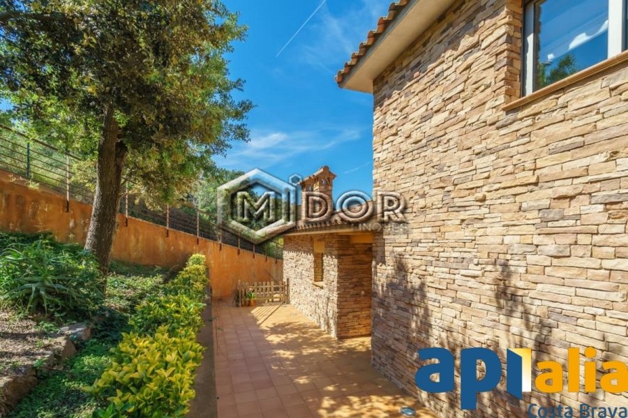 Magnífica casa amb piscina a Begur!