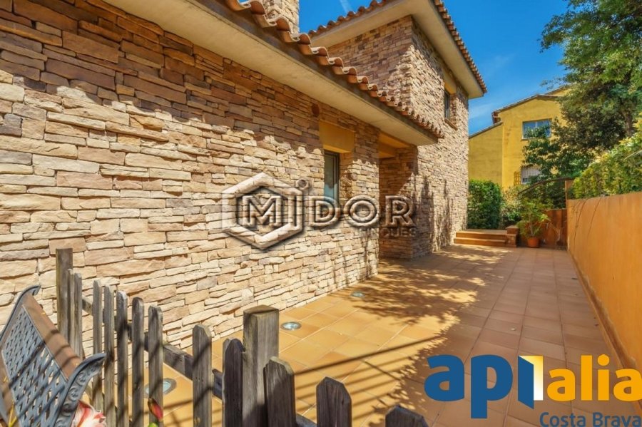Magnífica casa amb piscina a Begur!