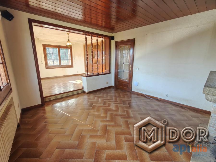 CASA A REFORMAR EN CALONGE