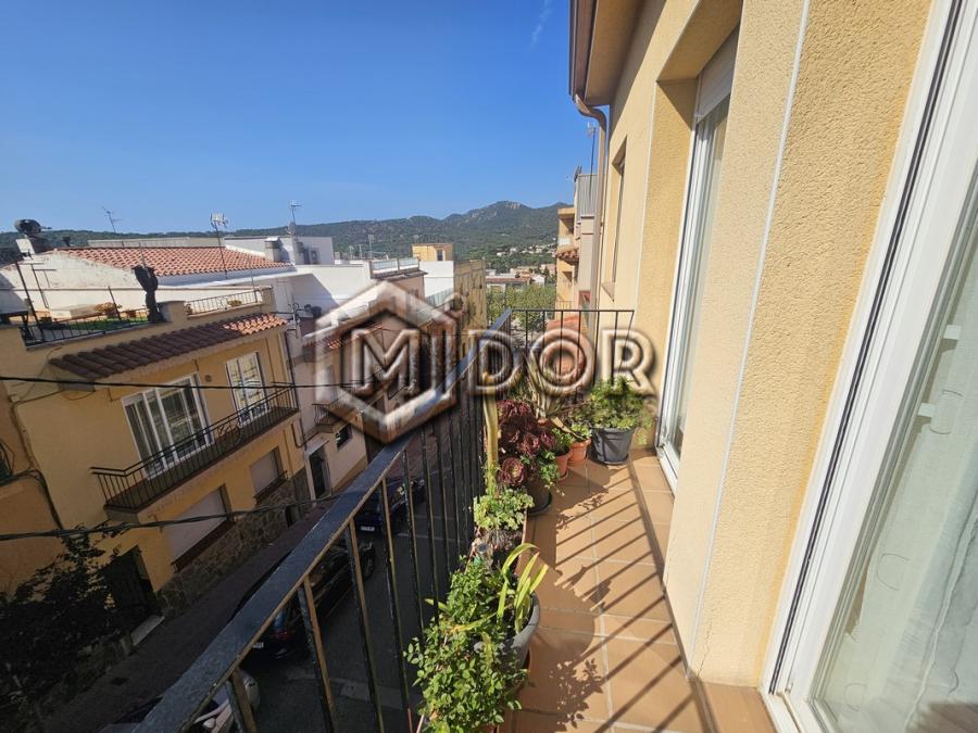 AMPLIO Y LUMINOSO APARTAMENTO EN SANT FELIU DE GUÍXOLS (ZONA ESCLAT)