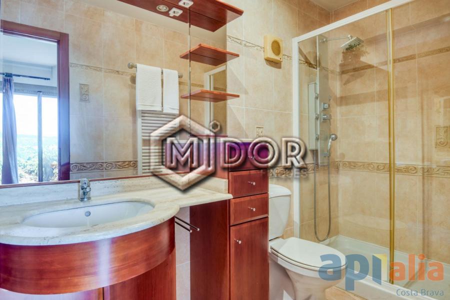 APARTAMENTO CON TERRAZA Y VISTAS (ZONA PORT D'ARO - PLATJA D'ARO)