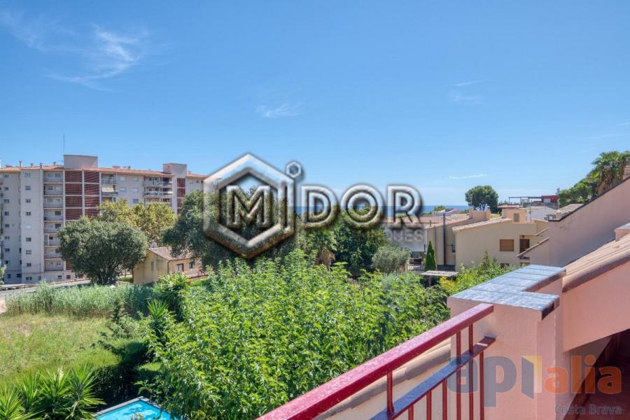 TOWNHOUSE WITH PRIVATE GARDEN IN S’AGARÓ