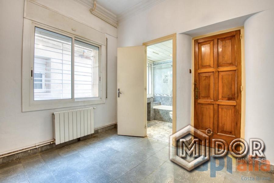 APARTAMENT PER REFORMAR A 170m DE LA PLATJA