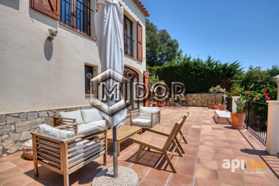 CASA AMB PISCINA A CALONGE