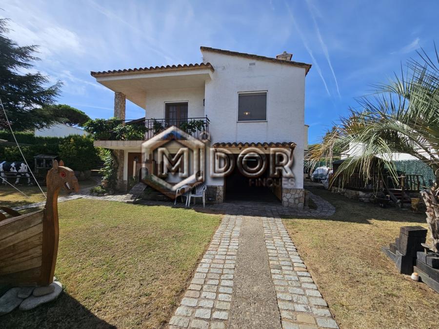CASA AMB GRAN POTENCIAL I PISCINA PRIVADA A MAS TREMPAT (SANTA CRISTINA D'ARO)