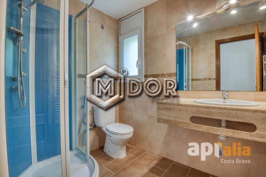 HOUSE WITH POOL IN CALONGE