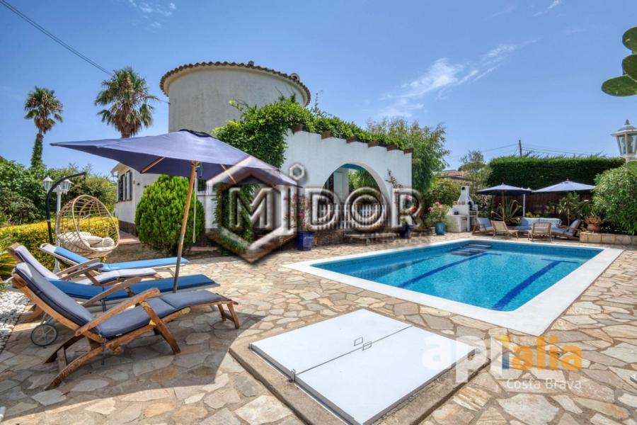 CASA REFORMADA AMB PISCINA I LLICÈNCIA TURÍSTICA